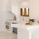 Akrolithos Villa