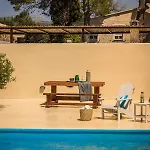 Akrolithos Villa *