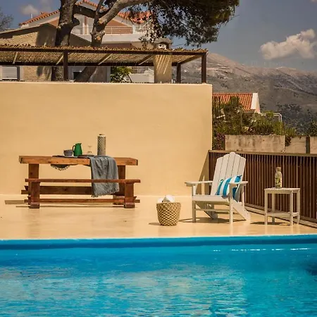 Akrolithos Villa Kouvalata