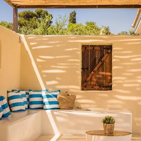 Akrolithos Βίλα *